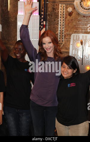 L'actrice Marcia Cross lights l'Empire State Building en l'honneur de Plan International USA comprend : l'actrice Marcia Cross où Banque D'Images