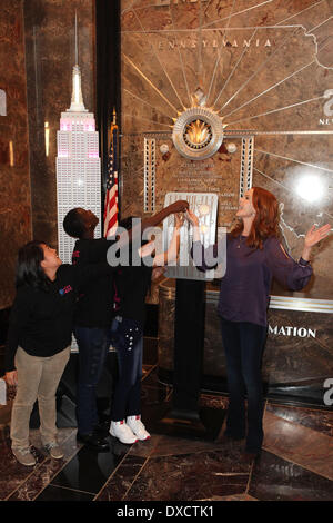 L'actrice Marcia Cross lights l'Empire State Building en l'honneur de Plan International USA comprend : l'actrice Marcia Cross où Banque D'Images