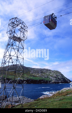 Voiture de câble reliant le continent plus de Dursey Sound à Dursey Island, péninsule de Beara, comté de Cork, Irlande Banque D'Images