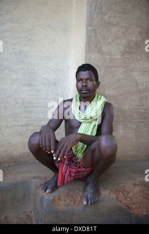 Portrait d'un homme tribal. Tribu Santhal. Jarkatand, village du district de Bokaro, Jharkhand Banque D'Images