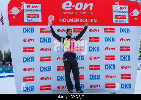 Oslo, Norvège. 24Th Mar, 2014. L'E.ON World Cup 2014 Biathlon Martin Fourcade de La France gagne le men's 15 km départ groupé pendant la Coupe du Monde de biathlon à Holmenkollen à Oslo, Norvège. Credit : Action Plus Sport Images/Alamy Live News Banque D'Images