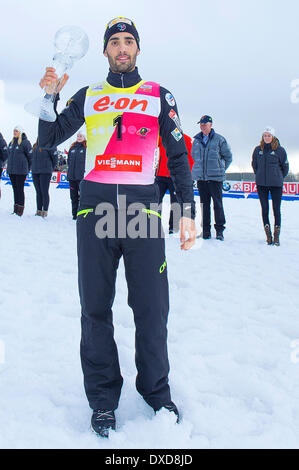 Oslo, Norvège. 24Th Mar, 2014. L'E.ON World Cup 2014 Biathlon Martin Fourcade de La France gagne le men's 15 km départ groupé pendant la Coupe du Monde de biathlon à Holmenkollen à Oslo, Norvège. Credit : Action Plus Sport Images/Alamy Live News Banque D'Images