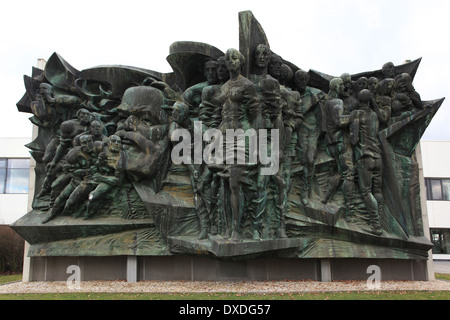 Le monument restauré Karl Marx "Aufbruch" (départ). Bronze géant de secours 1974,qui ornait l'Université de Leipzig. Banque D'Images