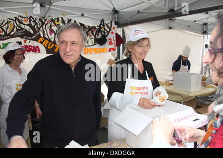 Latina, Italie. 22 mars 2014. Don Luigi Ciotti au Libera Jour de la mémoire et de l'engagement pour commémorer toutes les victimes de la Mafia, Latina, Italie. Credit : Gari Wyn Williams / Alamy Live News Banque D'Images