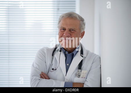 Portrait de senior doctor Banque D'Images