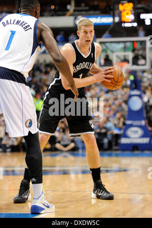 Dallas, Texas, USA. 23 mars 2014. Mar 23, 2014 Filets de Brooklyn : Mason Plumlee # 1 de l'avant lors d'un match de NBA entre les Brooklyn nets et les Dallas Mavericks à l'American Airlines Center de Dallas, TX Dallas battu Brooklyn Crédit : 107-104 Cal Sport Media/Alamy Live News Banque D'Images