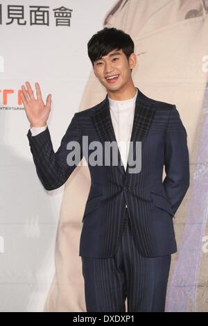 L'acteur sud-coréen Kim Soo Hyun assiste à une conférence de presse à l'hôtel Shangri-La à Taipei, Chine Le Vendredi Mars 21,2014. Banque D'Images