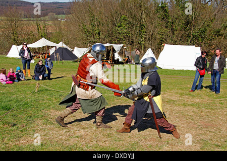 Showfighting, chevalier de l'événement tournoi, Moyen-Âge, le Marché de Pâques Ronneburg, Hesse, Allemagne Banque D'Images