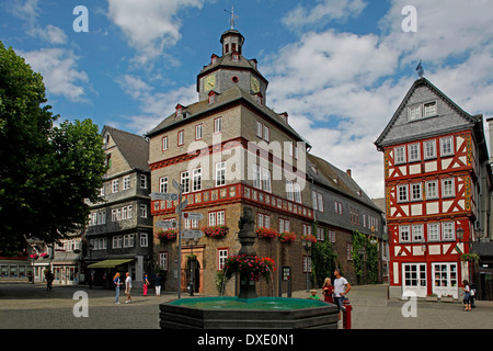 Ancien hôtel de ville construit 1589-91 par Jorg Zaunschliffer fontaine du marché Place du marché quartier Herborn Allemagne Hesse Lahn-Dill-Kreis Banque D'Images