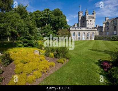 Le château de Balmoral, Royal Deeside, dans l'Aberdeenshire. Banque D'Images