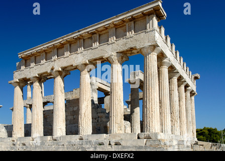 Voir la partie côté sud côté est (avant) ou d'Aphaia Temple Afea Aegina Grèce datant de 490 avant J.-C. Temple est Banque D'Images