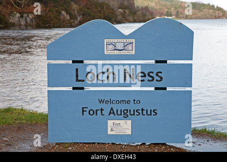 Bienvenue à Fort Augustus signe par le Loch Ness en Ecosse Banque D'Images