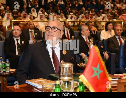 La ville de Koweït. Mar 25, 2014. Le Premier ministre marocain Abdelilah Benkirane s'occupe le sommet de la Ligue arabe dans la ville de Koweït, Koweït, mars.25, 2014. Le 25e Sommet de la Ligue arabe a donné le coup d'ici mardi. Credit : Noufal Ibrahim/Xinhua/Alamy Live News Banque D'Images