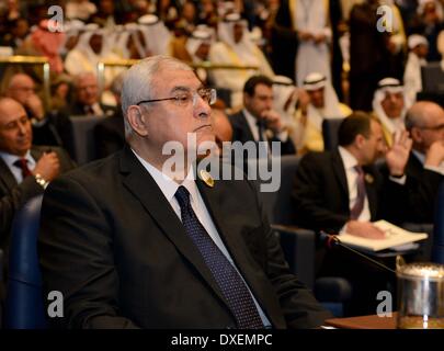 La ville de Koweït. Mar 25, 2014. Le Président intérimaire égyptien Adly Mansour assiste au sommet de la Ligue arabe dans la ville de Koweït, Koweït, mars.25, 2014. Le 25e Sommet de la Ligue arabe a donné le coup d'ici mardi. Credit : Noufal Ibrahim/Xinhua/Alamy Live News Banque D'Images