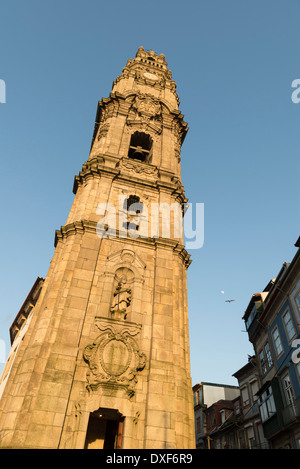 Tour des Clercs (Torre dos Clerigos) à Porto (Portugal) Banque D'Images