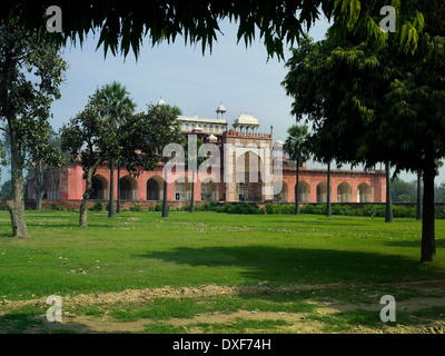 Tombeau d'Akbar à Sikandra près d'Agra dans la région Uttra Pradesh de l'Inde du nord. Banque D'Images