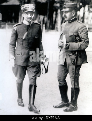 GABRIELE D'Annunzio (1863-1938) écrivain italien comme officier durant la Première Guerre mondiale Banque D'Images