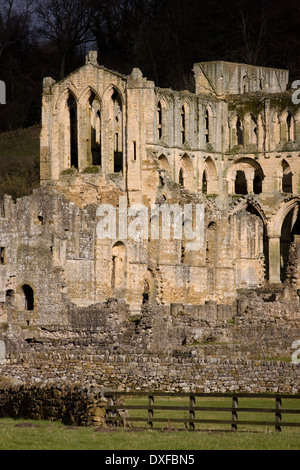 Ruines de l'abbaye de Rievaulx dans Yorkshire du Nord dans le nord-est de l'Angleterre Banque D'Images