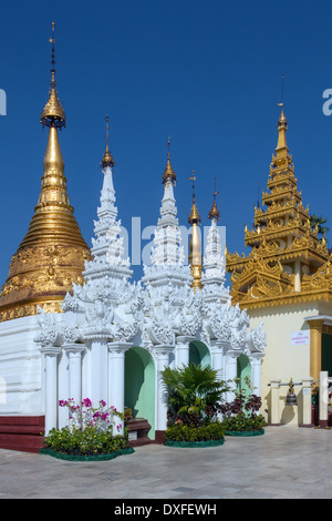 Le complexe de la pagode Shwedagon, officiellement intitulé Zedi Shwedagon Daw. Dans la ville de Yangon au Myanmar (Birmanie). Banque D'Images