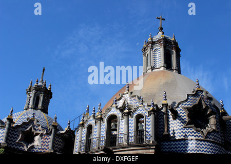 Les dômes du Templo del Pocito, Basilique de Guadalupe, Mexico, Mexique Banque D'Images