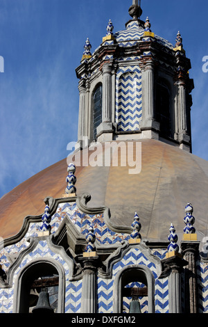 Dôme du Templo del Pocito situé dans l'enceinte de la Basilique de Guadalupe, Mexico, Mexique Banque D'Images