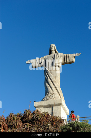 Madère au Portugal. L'imposante statue du Cristo Rei en Garajau Banque D'Images