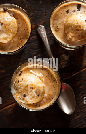 Affogato fait maison avec de la crème glacée et café Banque D'Images