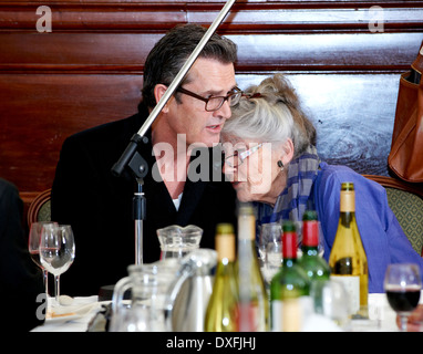 Rupert Everett, Phyllida Law, le déjeuner littéraire Oldie 11/06/13 Banque D'Images