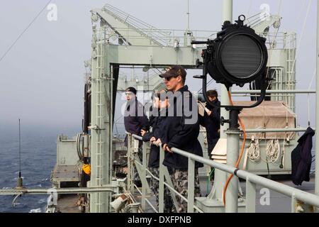 Canberra. Mar 23, 2014. Photo libérée par l'Australian Maritime Safety Authority le 26 mars 2014 montre la conduite du personnel manquant à l'opération de recherche du vol MH370 de Malaysia Airlines le 23 mars 2014. © Ministère de la Défense australien/Xinhua/Alamy Live News Banque D'Images
