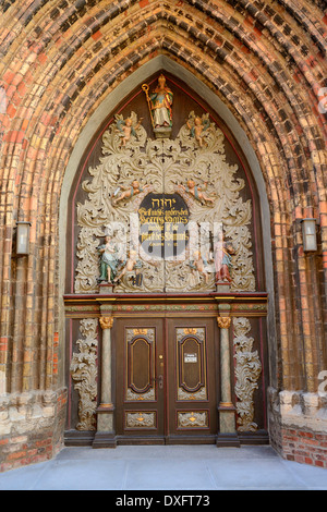 Portail ouest, St Nicholas Church, ville hanséatique de Stralsund, Mecklembourg-Poméranie-Occidentale, Allemagne / Nikolaikirche Banque D'Images