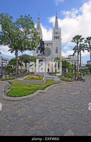 Église, Parque Seminario, Guayaquil, Équateur, province de Guayas / Parque Bolivar, Parque de las Iguanas, Parc Iguana Banque D'Images