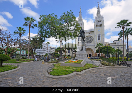 Église, Parque Seminario, Guayaquil, Équateur, province de Guayas / Parque Bolivar, Parque de las Iguanas, Parc Iguana Banque D'Images