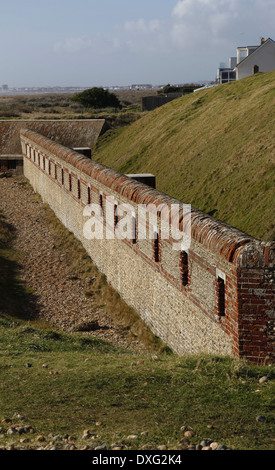 Mur Carnot à Shoreham Fort (ou) de la redoute est à l'entrée de Shoreham Harbour, dans la région de West Sussex. Banque D'Images