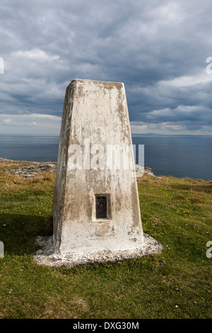 L'Ordnance Survey Trig Point (station trigonométriques), Mull d'Oa, l'île d'Islay, Ecosse Banque D'Images