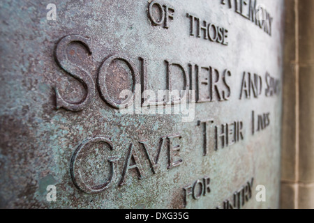 Inscription sur plaque au Monument américain au Mull d'Oa, l'île d'Islay, Ecosse Banque D'Images