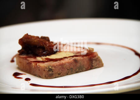 Foie-Gras et Pigeon Terrine avec Chutney de Banque D'Images