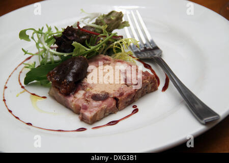 Foie-Gras et Pigeon Terrine avec Chutney de Banque D'Images