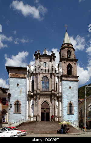 L'Amérique, le Mexique, l'État de Michoacán, Angangueo village, église San Simón Banque D'Images