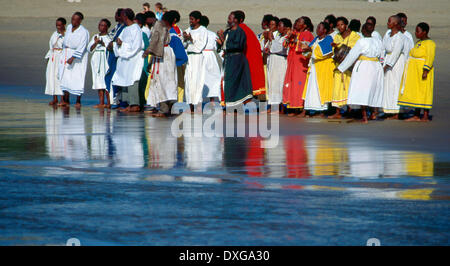 Zion Christian Church, ZCC, baptême dans la mer, sur la plage Banque D'Images