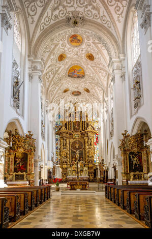 Mariä Himmelfahrt Nef, Kirche, église paroissiale de l'Assomption, Landsberg am Lech, Upper Bavaria, Bavaria, Germany Banque D'Images