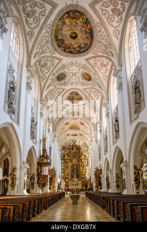 Mariä Himmelfahrt Nef, Kirche, église paroissiale de l'Assomption, Landsberg am Lech, Upper Bavaria, Bavaria, Germany Banque D'Images