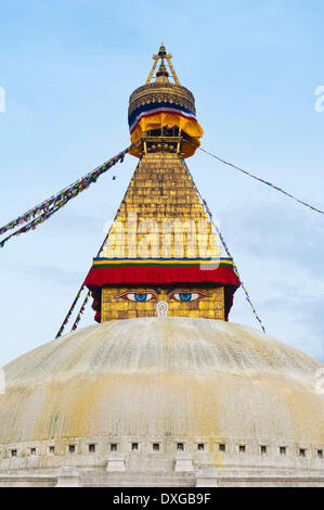 Stupa de Boudhanath, deux yeux regardant vers le bas, Katmandou, Katmandou, Népal, Zone Bagmati Banque D'Images