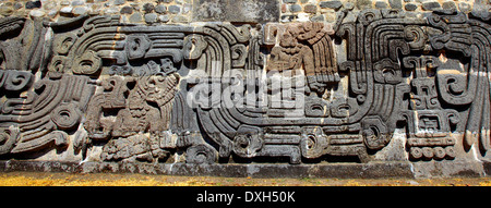 L'État de Morelos au Mexique América Xochitepec village site archéologique de Xochicalco le temple du serpent à plumes (détail Banque D'Images