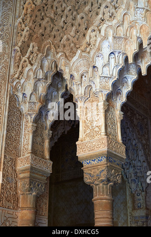 Arabesque ou morcabe stalactite mauresque plafonds, Palacios Nazaries de l'Alhambra. Grenade, Andalousie, espagne.