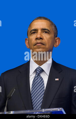 Barack Obama united states nous président visites portrait Portrait de l'UE parlent sérieusement parlant mains Banque D'Images