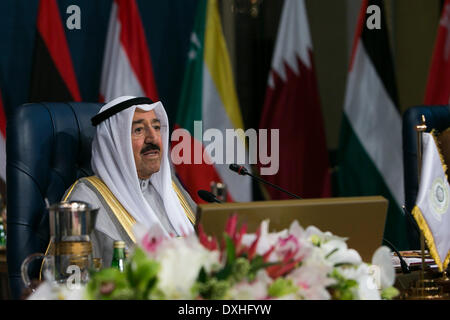 La ville de Koweït, Koweït. Mar 26, 2014. L'émir du Koweït, cheikh Sabah al-Ahmad al-Sabah assiste à la cérémonie de clôture du 25e Sommet de la Ligue arabe dans la ville de Koweït, Koweït, le 26 mars 2014. Credit : Cui Xinyu/Xinhua/Alamy Live News Banque D'Images