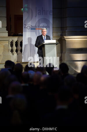 Berlin, Allemagne. Mar 26, 2014. Le Président allemand Joachim Gauck parle lors de l'événement '20 ans de Deutschlandradio" au Musée de la communication à Berlin, Allemagne, 26 mars 2014. Photo : FLORIAN SCHUH/dpa/Alamy Live News Banque D'Images