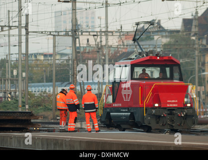 Un moteur de manœuvre de la société nationale de chemins de fer suisses CFF est proche de la gare centrale de Zurich. Banque D'Images