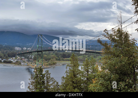 Pont suspendu de Lions Gate de Vancouver BC Canada du Parc Stanley Banque D'Images