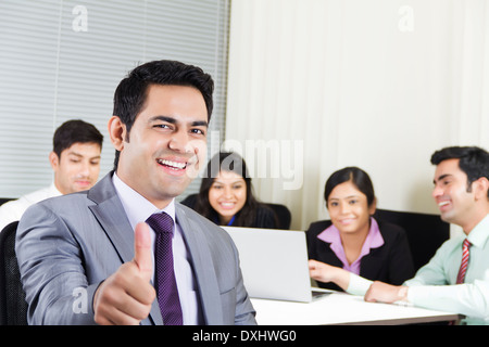 Indian Business People Working in Office Banque D'Images